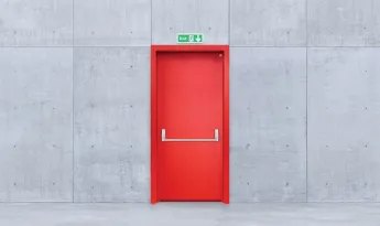 Acil çıkış kapısı nasıl olmalı?